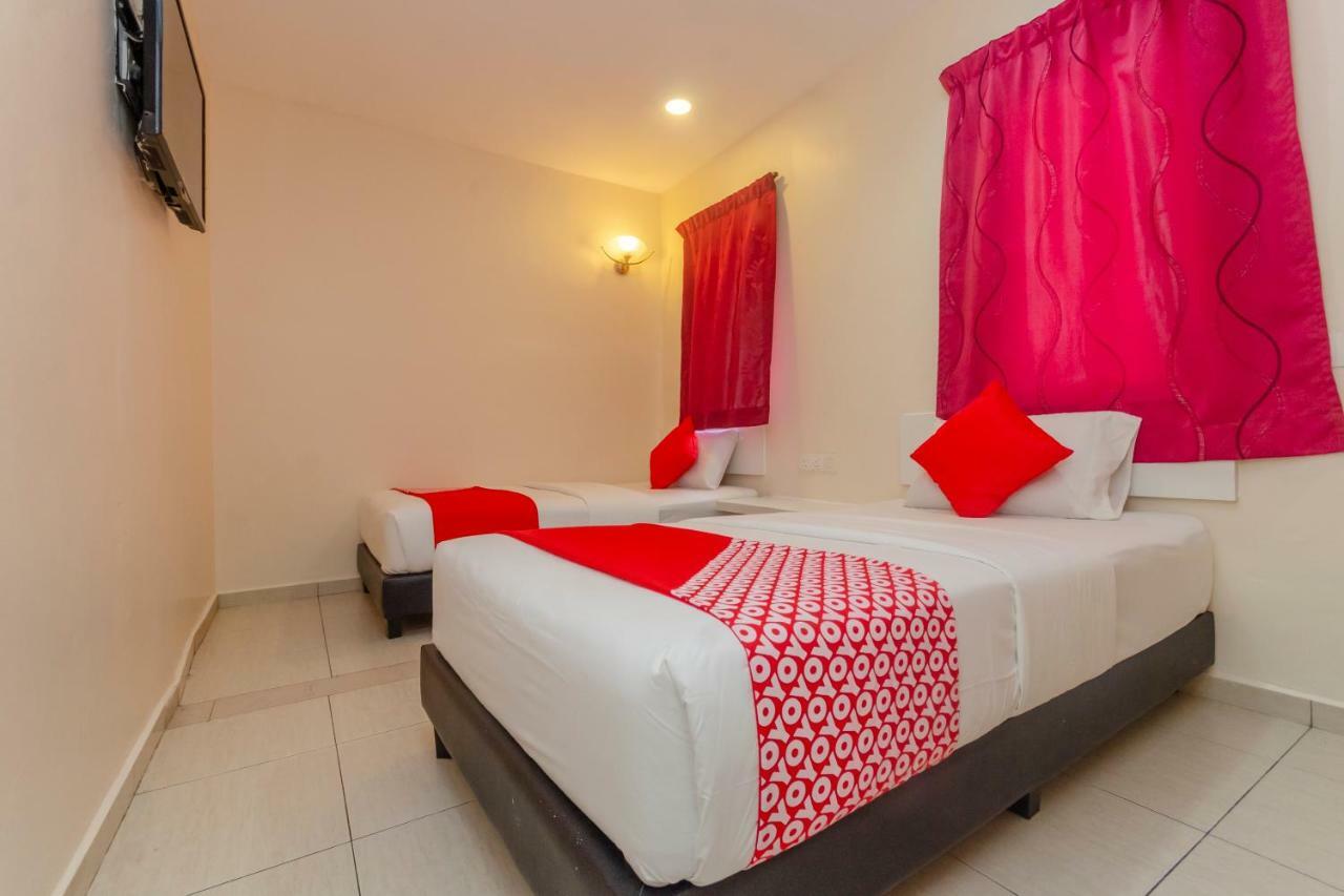 Oyo 1010 Skudai Hotel Екстериор снимка