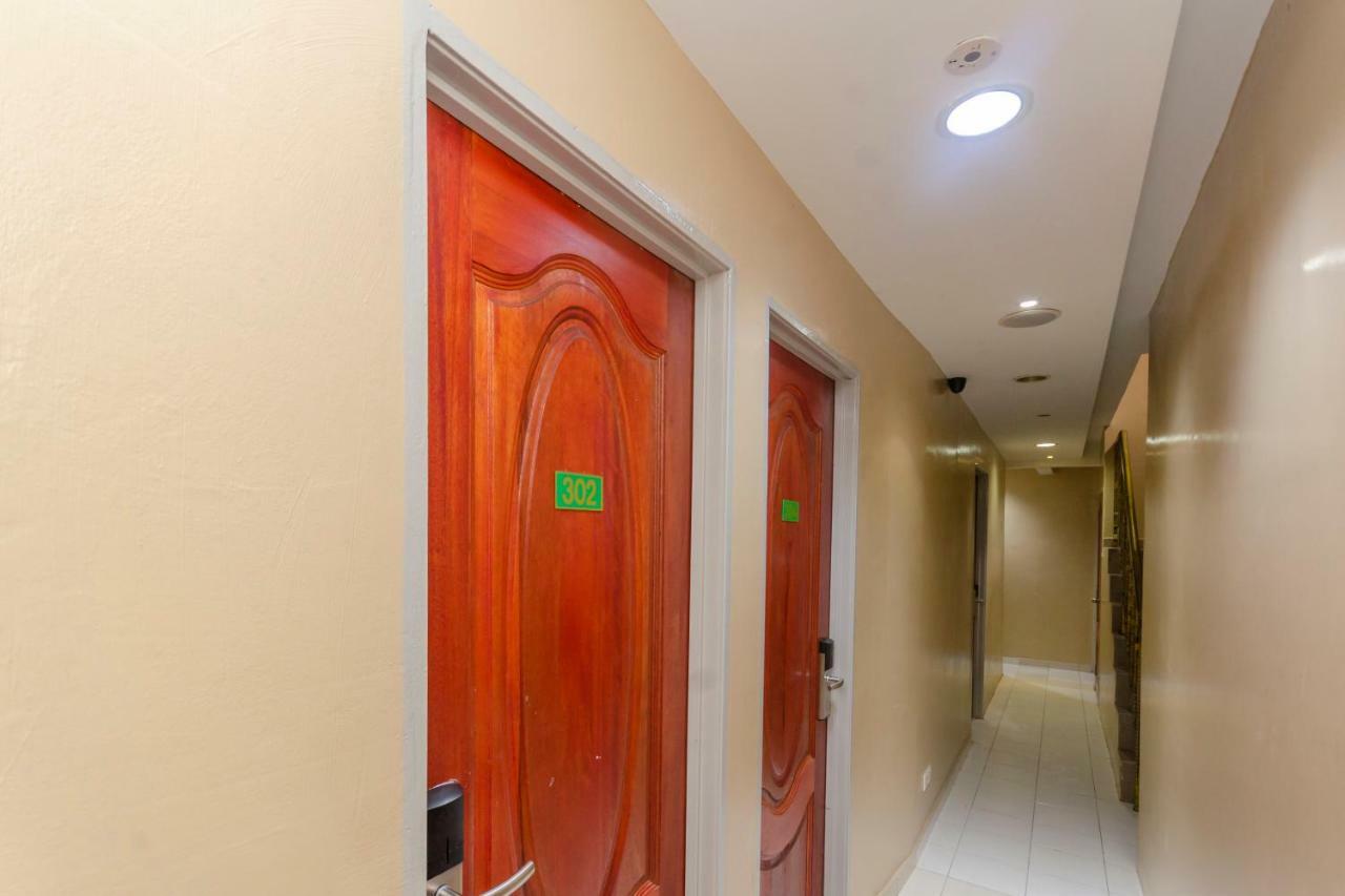 Oyo 1010 Skudai Hotel Екстериор снимка