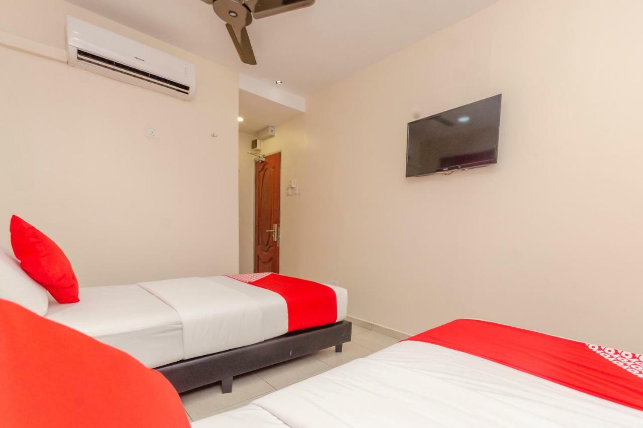 Oyo 1010 Skudai Hotel Екстериор снимка
