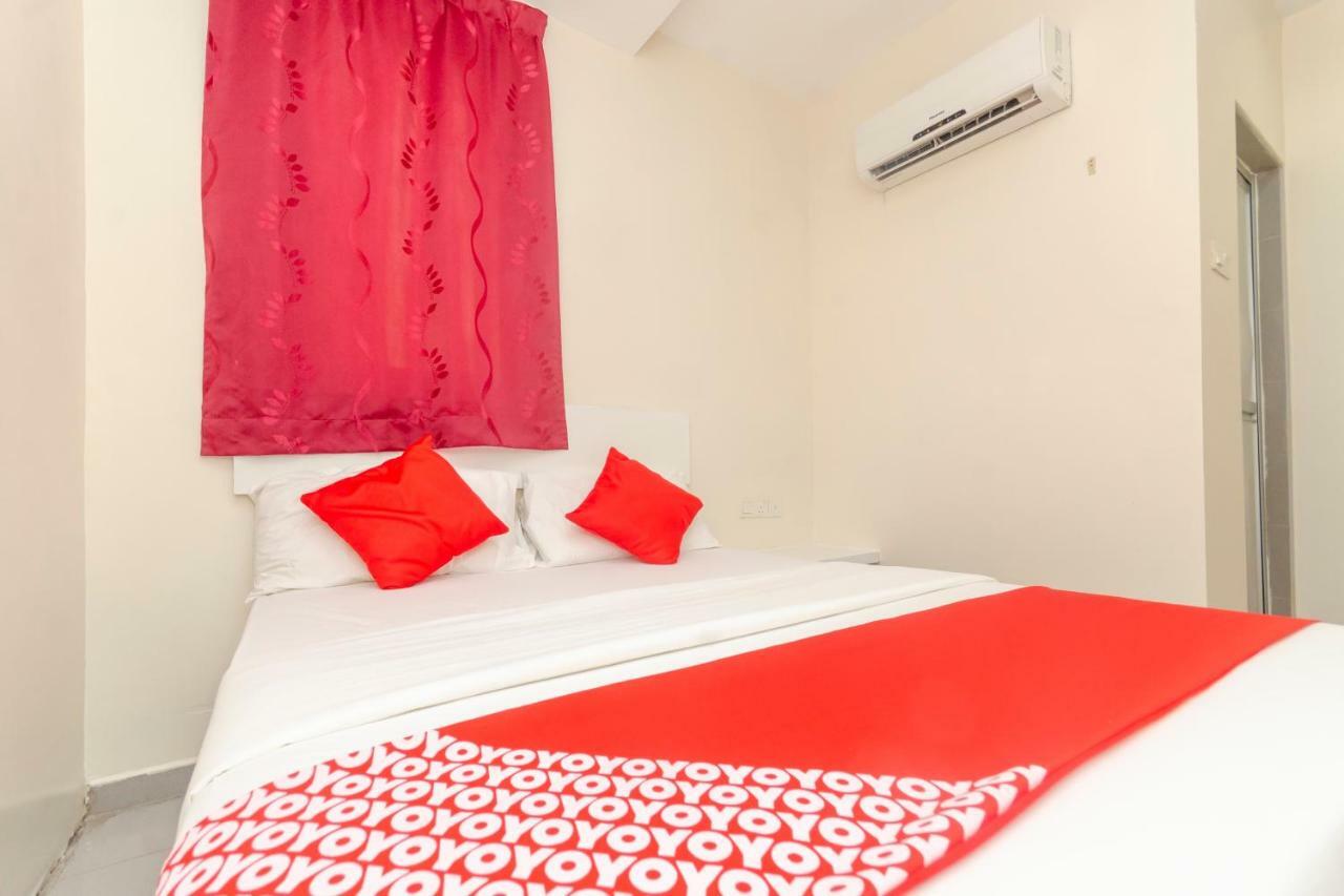 Oyo 1010 Skudai Hotel Екстериор снимка