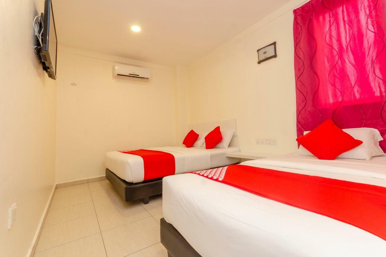 Oyo 1010 Skudai Hotel Екстериор снимка