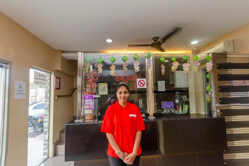 Oyo 1010 Skudai Hotel Екстериор снимка