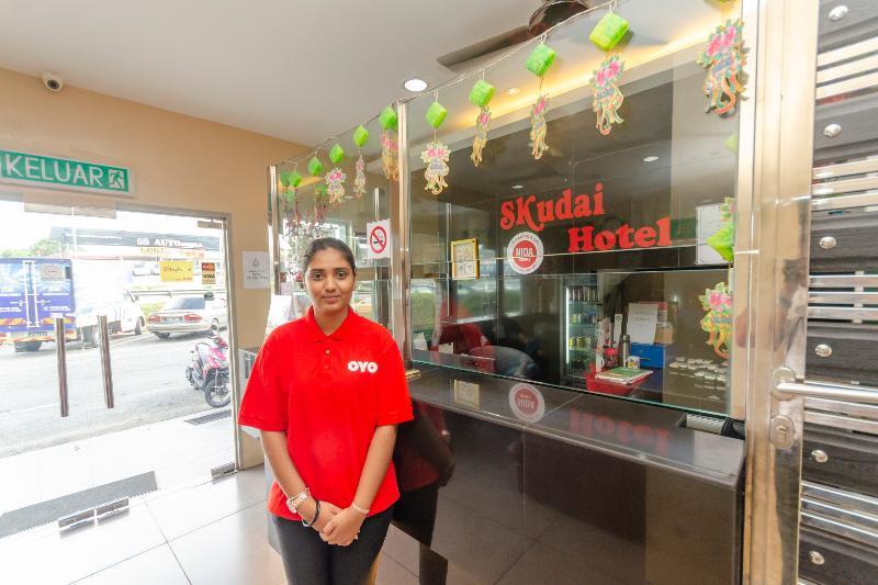 Oyo 1010 Skudai Hotel Екстериор снимка