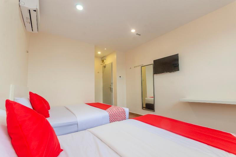 Oyo 1010 Skudai Hotel Екстериор снимка