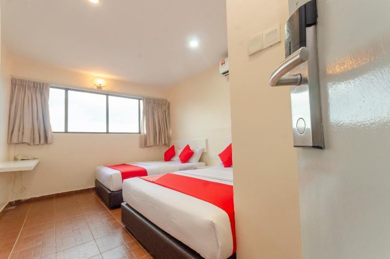 Oyo 1010 Skudai Hotel Екстериор снимка