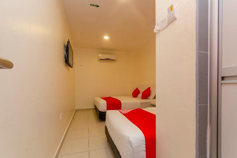 Oyo 1010 Skudai Hotel Екстериор снимка