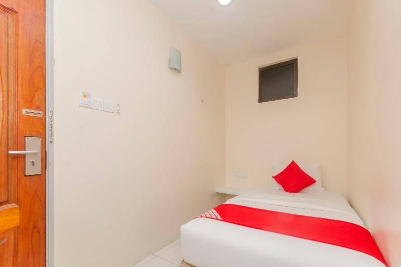 Oyo 1010 Skudai Hotel Екстериор снимка