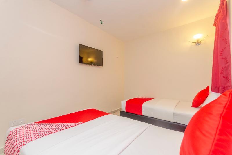 Oyo 1010 Skudai Hotel Екстериор снимка