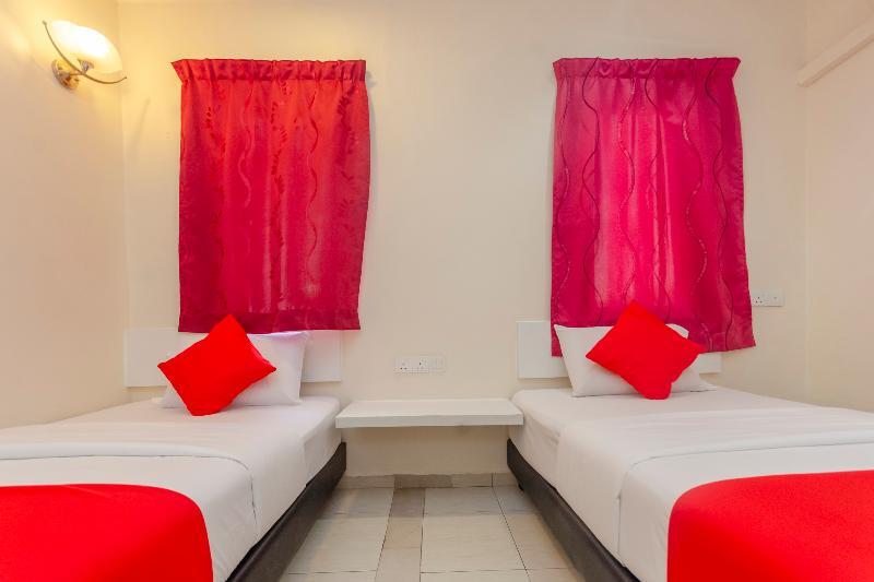 Oyo 1010 Skudai Hotel Екстериор снимка