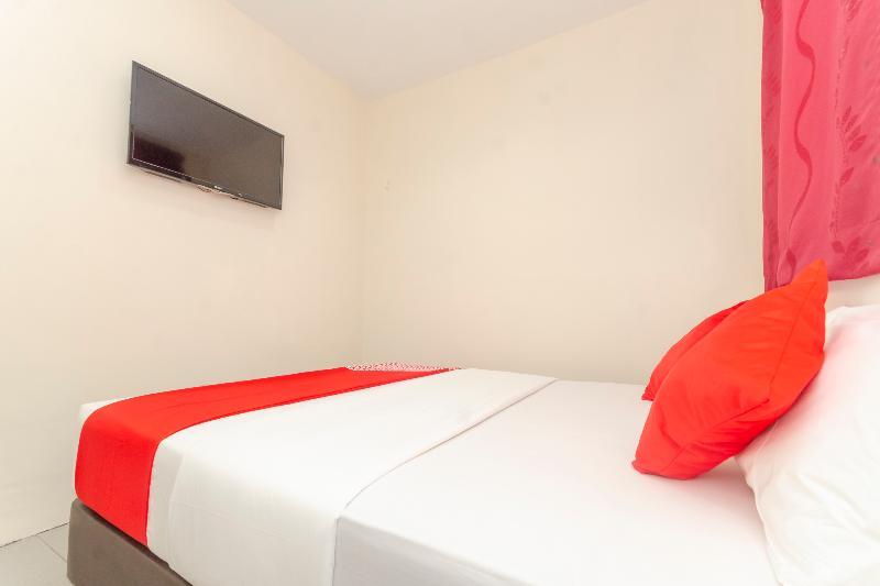Oyo 1010 Skudai Hotel Екстериор снимка